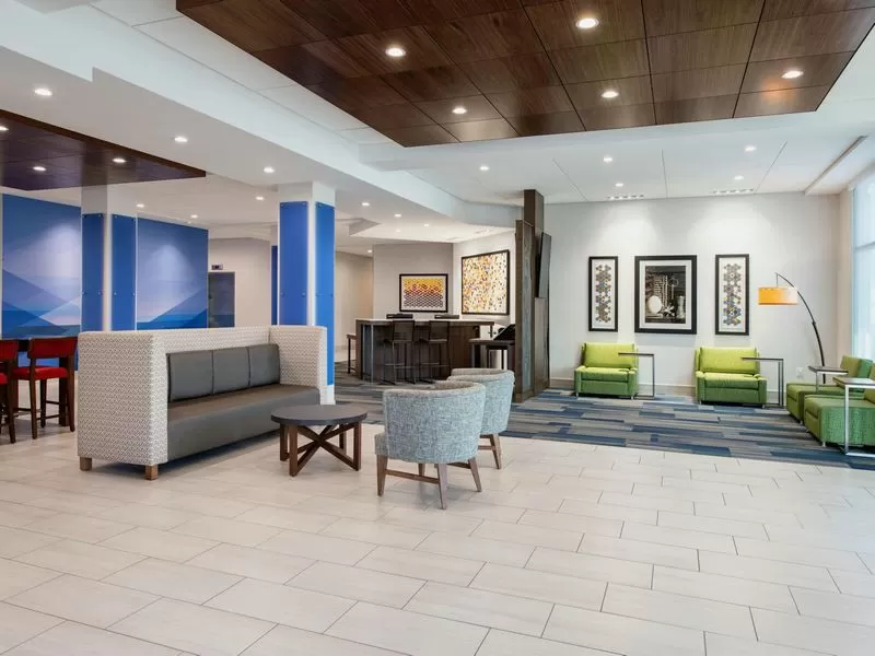 Holiday Inn Express (2)