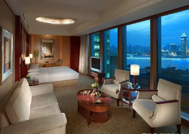 hotel bedroom